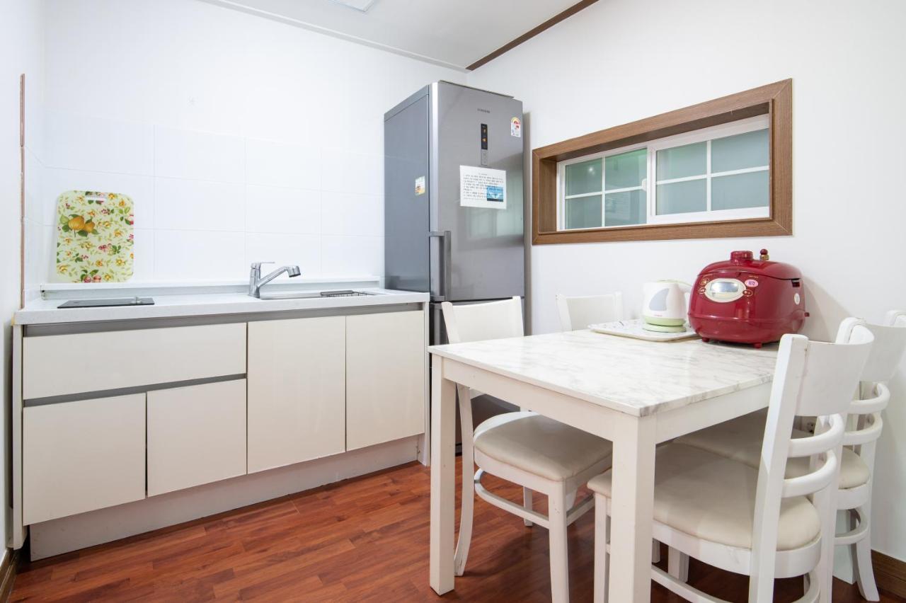 White Dream Pension Jeju by Eksteriør bilde