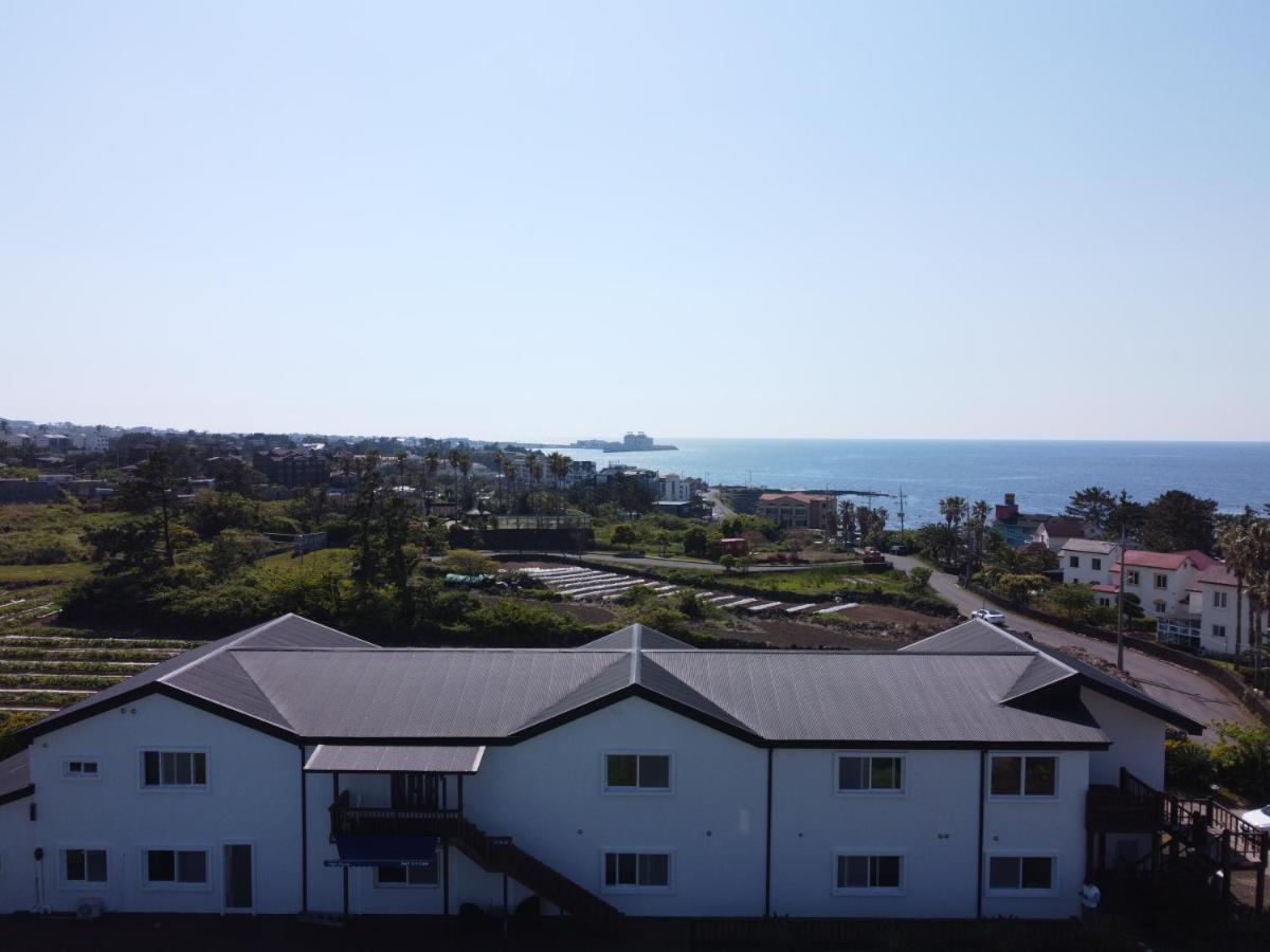 White Dream Pension Jeju by Eksteriør bilde