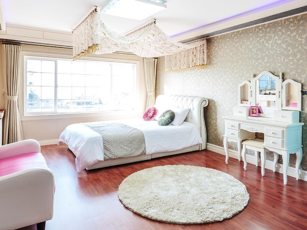 White Dream Pension Jeju by Eksteriør bilde