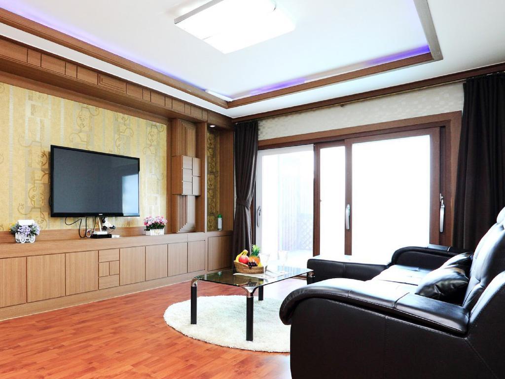 White Dream Pension Jeju by Eksteriør bilde