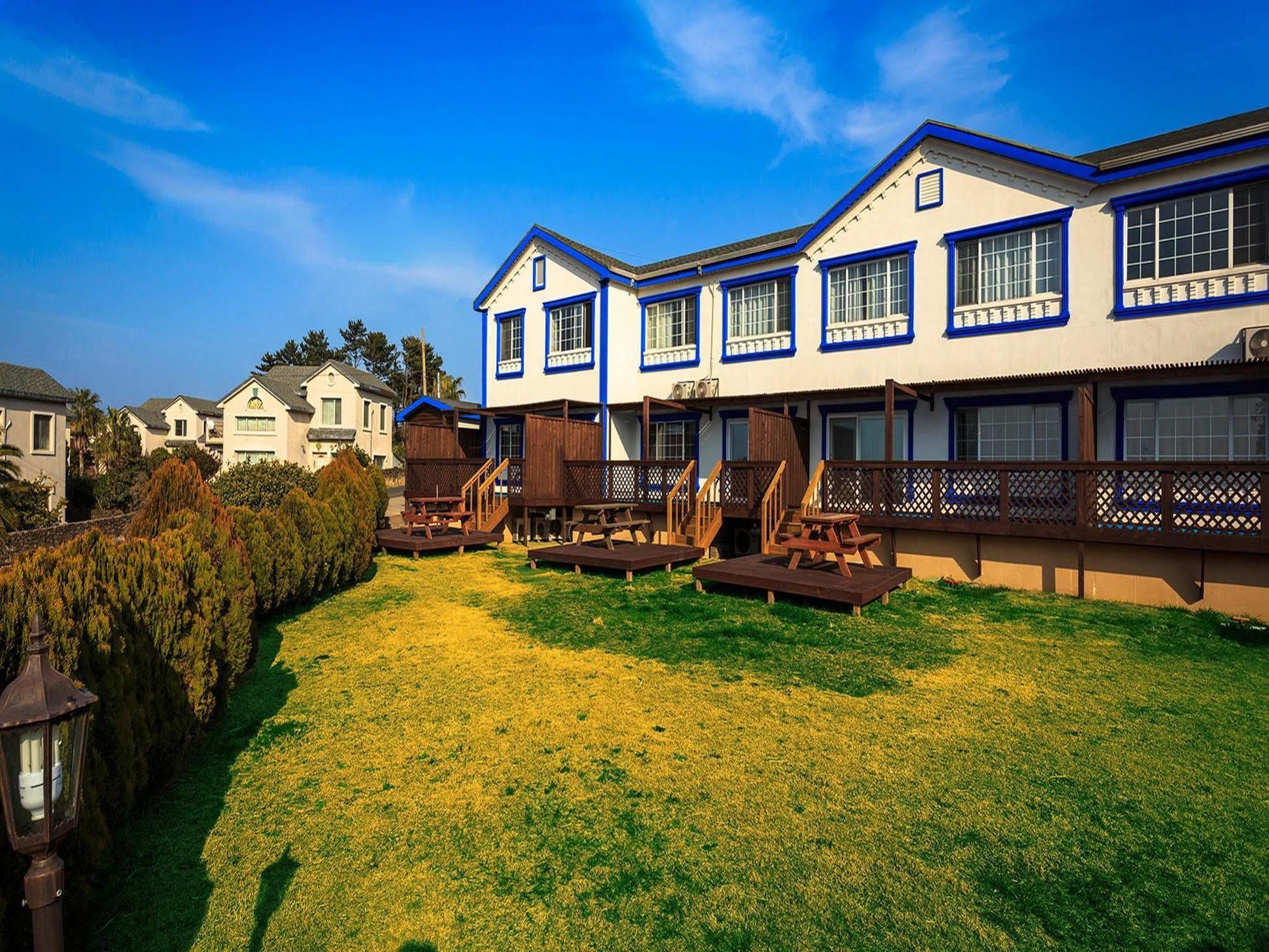 White Dream Pension Jeju by Eksteriør bilde