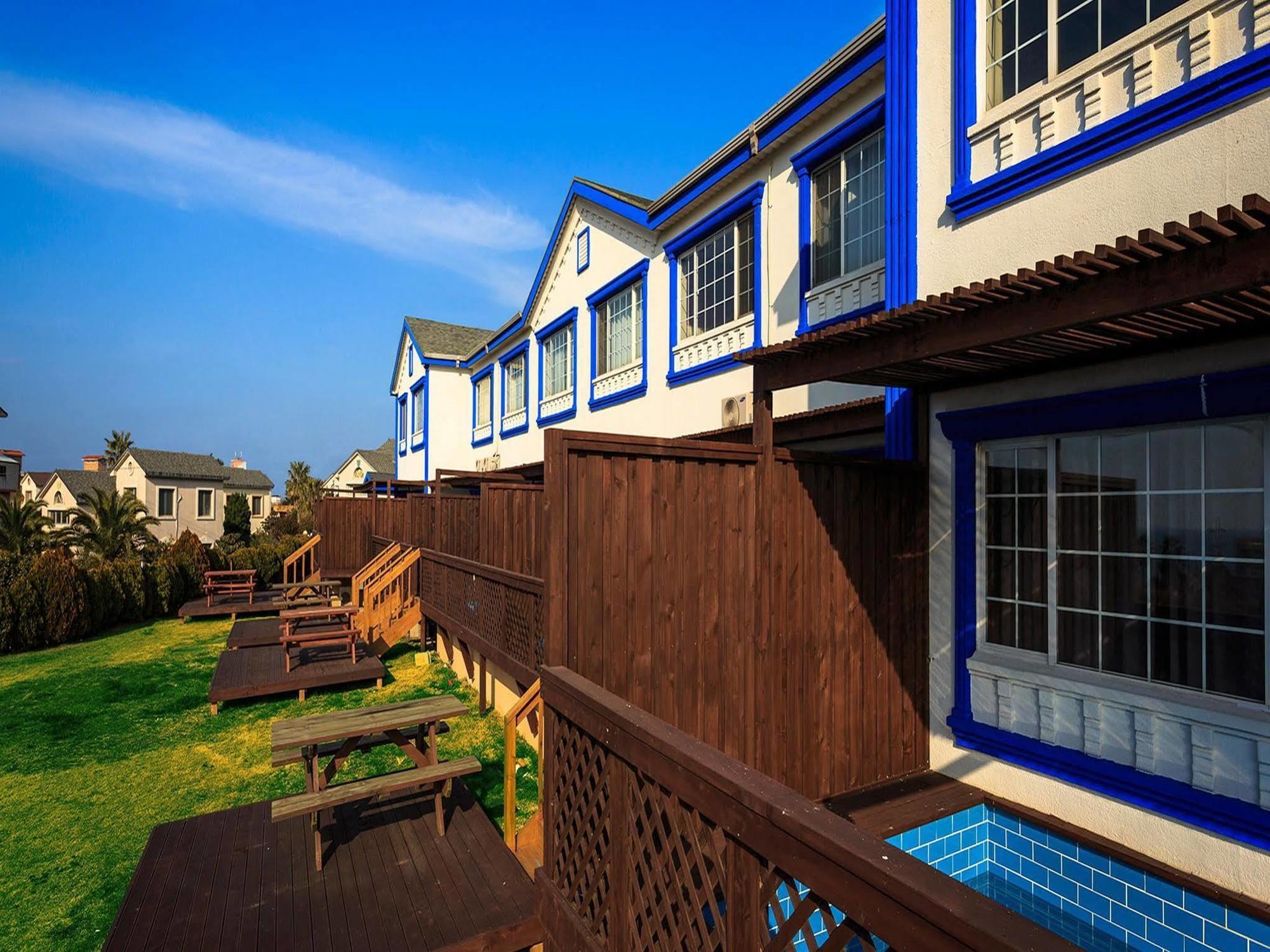 White Dream Pension Jeju by Eksteriør bilde