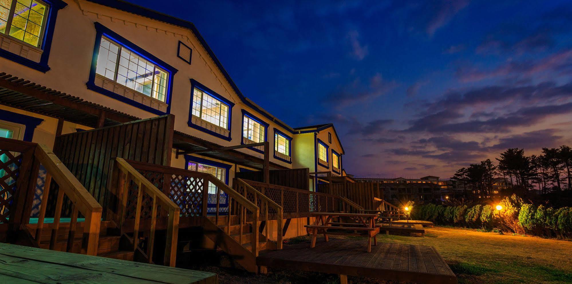 White Dream Pension Jeju by Eksteriør bilde
